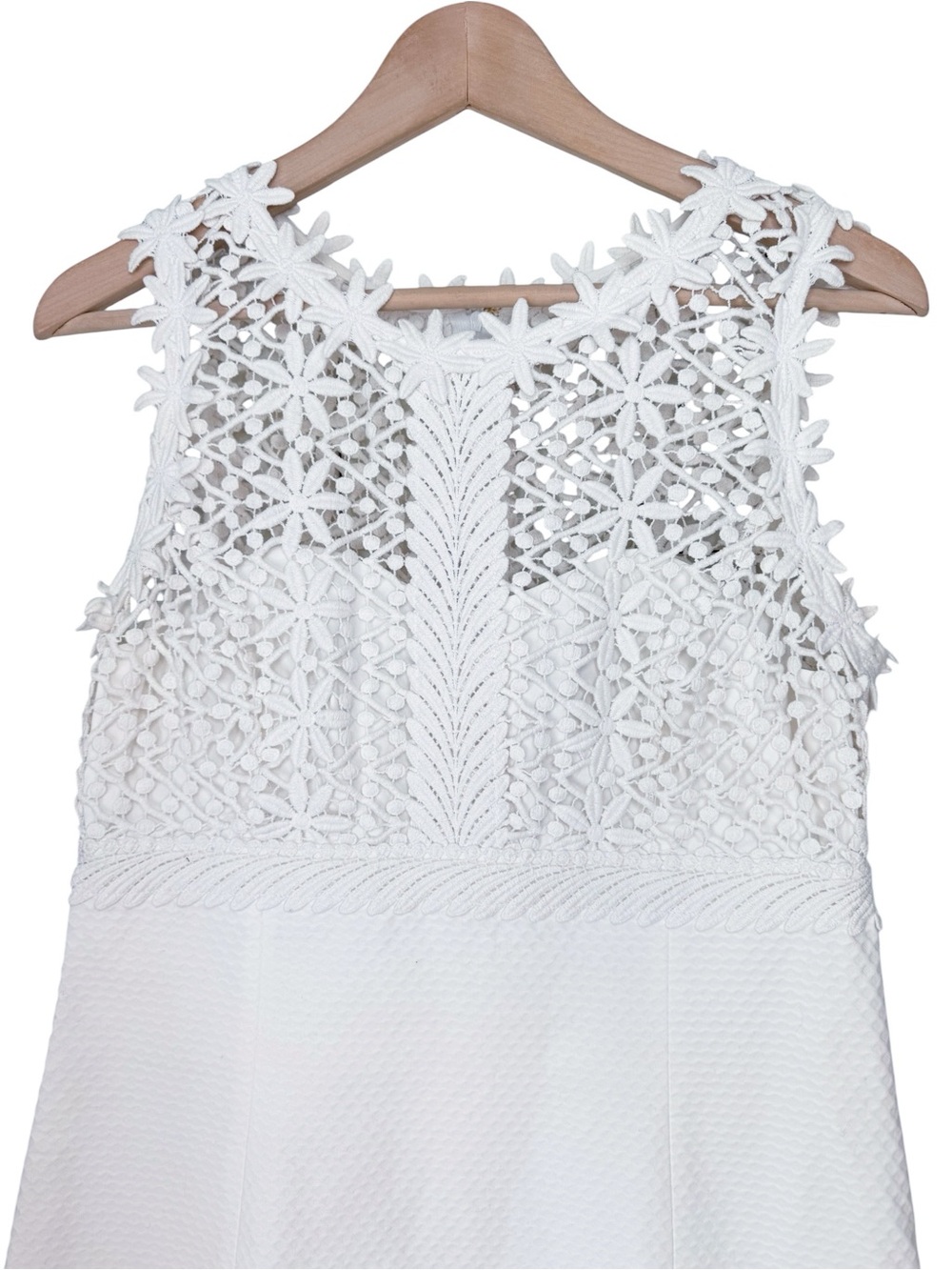 SOLD Lilly Pulitzer Breakers Resort White Mini Dress 8 Lace Top Sleeveless Shift - Picture 2 of 8